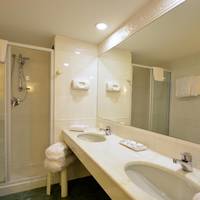 Junior Queen Suite