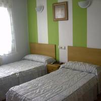 Standard Twin Room with Shared Bathroom