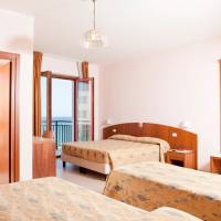 Quadruple Room with Sea View