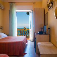 Triple Room with Balcony and Sea View