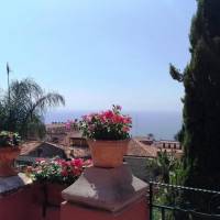 Deluxe Double Room with Side Sea View