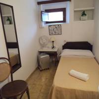 Single Room with Shared Bathroom