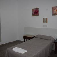 Single Room with Shared Bathroom