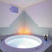 Suite with Hot Tub