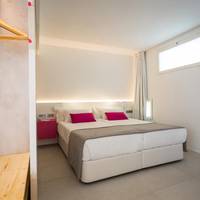 Junior Suite with Side Sea View
