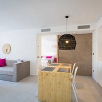 Junior Suite with Courtyard View