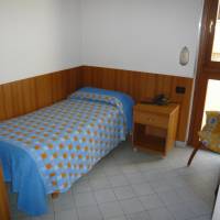 Small single room without balcony