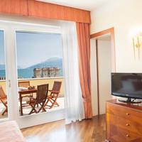 Suite with Lake View
