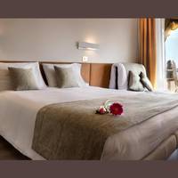 Double or Twin Room with Lake View