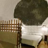 Triple Cave Room