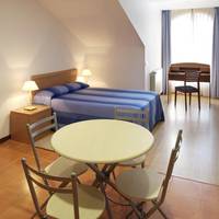 Studio (2 Adults)