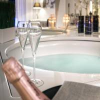 Luxury Suite with Jacuzzi with Spa Access - Spa Wing