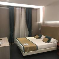 Queen Suite with Spa Bath