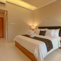 Executive Suite with Balcony