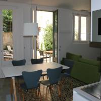 Apartment with Patio (1A)
