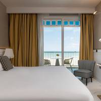 Triple Room with Sea View and Spa Access