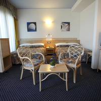 Deluxe Quadruple Room with Spa Bath
