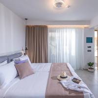 Junior Suite with Garden View