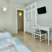 Two-Bedroom Apartment (6 Adults)