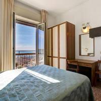 Double Room with Frontal Sea View