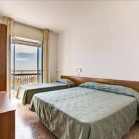 Triple Room with Partial Sea View