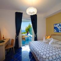 Deluxe Double Room with Private Terrace and Sea View