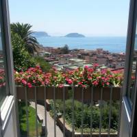 One-Bedroom Apartment with Sea View - Split Level