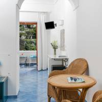 Classic Triple Room with Partial Sea View