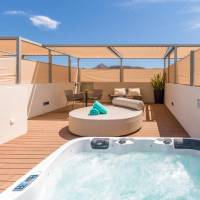 Family Room with Terrace (4 Adults + 2 Children) - Penthouse 