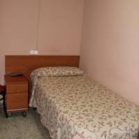 Single Room with Shared Bathroom