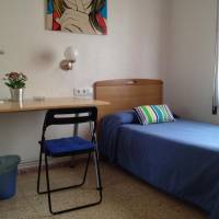 Single Room with Shared Bathroom