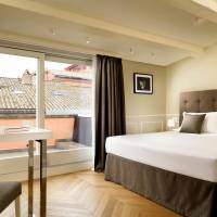 Queen Room with Hot Tub