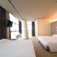 Comfort Queen Room with Sofa Bed