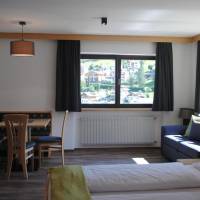 Family Room (2 Adults + 2 Children)