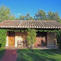 Bungalow with Garden View