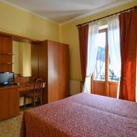 Studio (2 Adults)