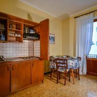 One-Bedroom Apartment (5 Adults)