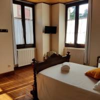 Deluxe Double Room with Bath and Balcony