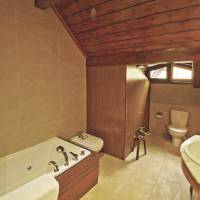 Deluxe Double Room (2 Adults + 2 Child) with Spa Bath