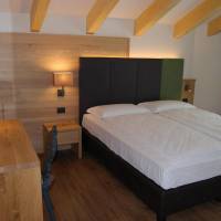 Double Room with Partial Lake View
