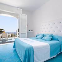 One-Bedroom Apartment with Sea View (2 Adults)