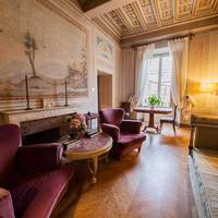 Deluxe Queen Suite