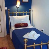 Single Room with Shared Bathroom