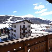 Suite with Mountain View