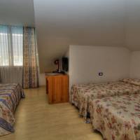 Family Room (2 Adults + 2 Children)