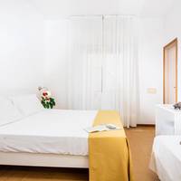 Economy Triple Room