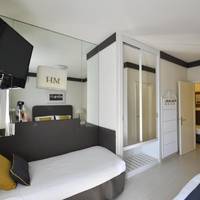 Deluxe Triple Room with Sea View