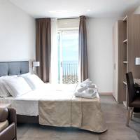 Deluxe Triple Room with Terrace and Sea View