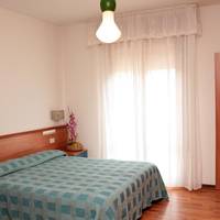 Family Room (2 Adults + 2 Children)