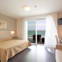 Comfort Triple Room with Sea View